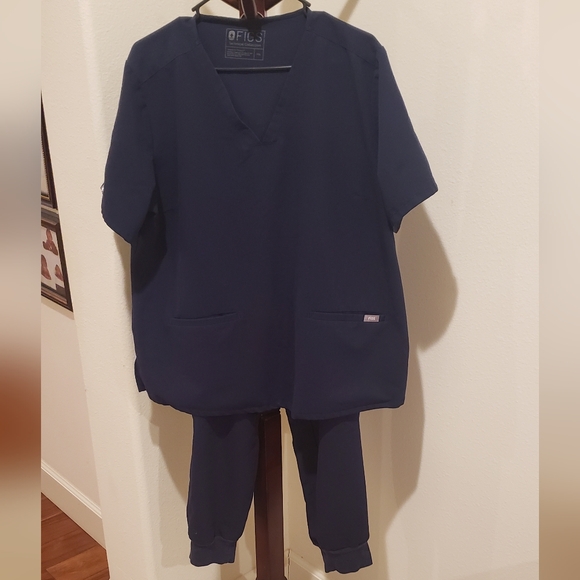 Figs navy blue scrubs set, size XXL - Picture 8 of 8